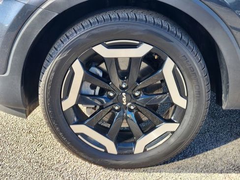 Used 2024 Kia Telluride S image 8