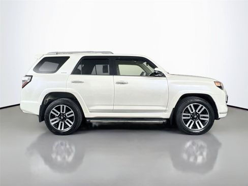 Used 2022 Toyota 4Runner Limited AWD/4WD image 7