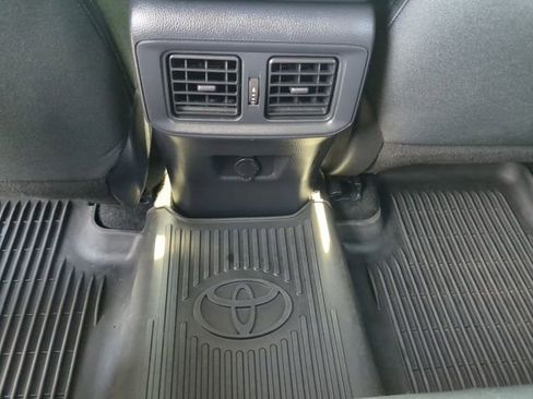 Used 2024 Toyota RAV4 LE AWD/4WD image 31