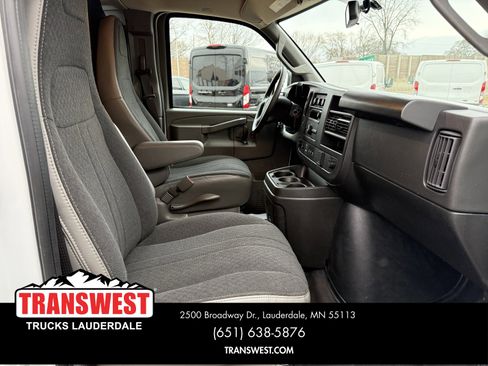 Used 2024 Chevrolet Express 2500 w/ Driver Convenience Package image 7