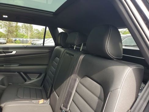 New 2026 Volkswagen Atlas Cross Sport SEL R-Line AWD/4WD image 9