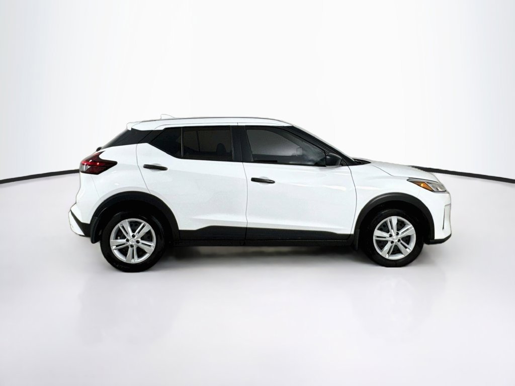 Used 2024 Nissan Kicks S FWD image 9
