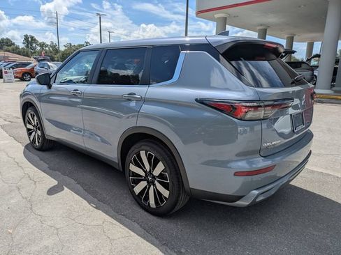 Used 2025 Mitsubishi Outlander SE AWD/4WD image 6
