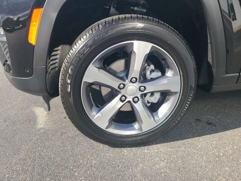 New 2025 Jeep Grand Cherokee Limited w/ Luxury Tech Group II image 9