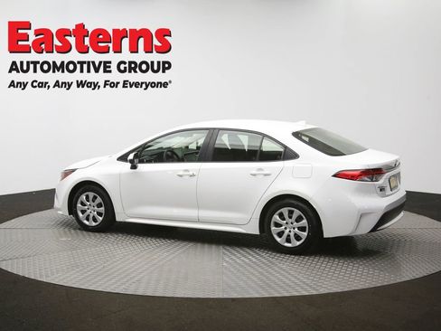 Used 2022 Toyota Corolla LE image 61