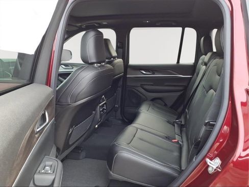 New 2025 Jeep Grand Cherokee L Limited image 10