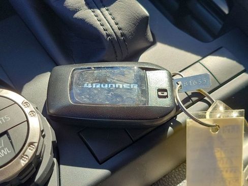 Used 2025 Toyota 4Runner TRD Off-Road Premium image 35