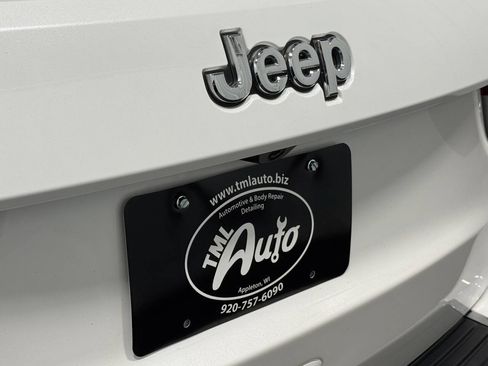 Used 2020 Jeep Grand Cherokee Overland w/ Protech Group AWD/4WD image 5