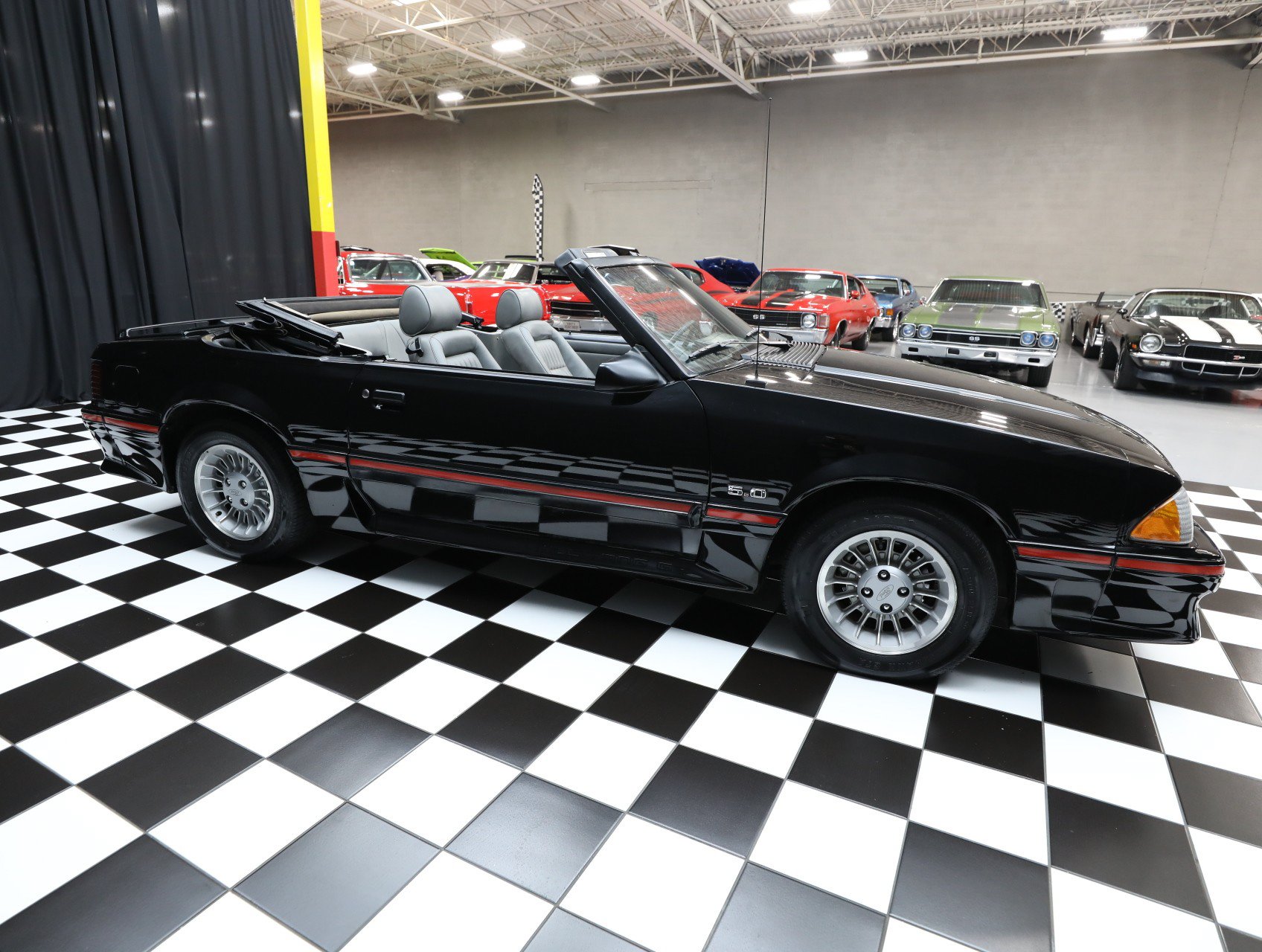 Used 1987 Ford Mustang GT RWD image 31