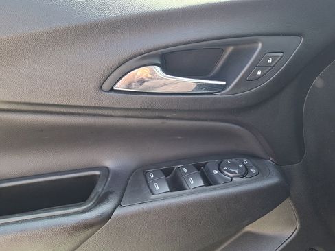 Used 2021 Chevrolet Equinox LT AWD/4WD image 17