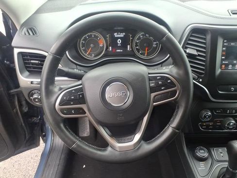 Used 2019 Jeep Cherokee Latitude Plus w/ Comfort/Convenience Group AWD/4WD image 5