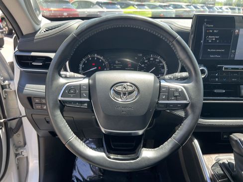 Used 2021 Toyota Highlander Platinum AWD/4WD image 35