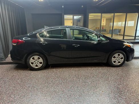 Used 2017 Kia Forte LX FWD image 8