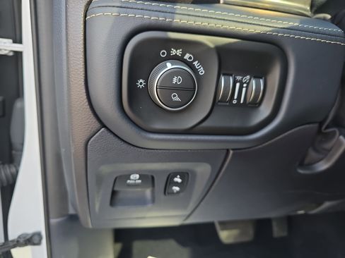 Used 2019 RAM 1500 Limited image 28