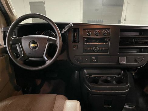 Used 2016 Chevrolet Express 2500 RWD image 13