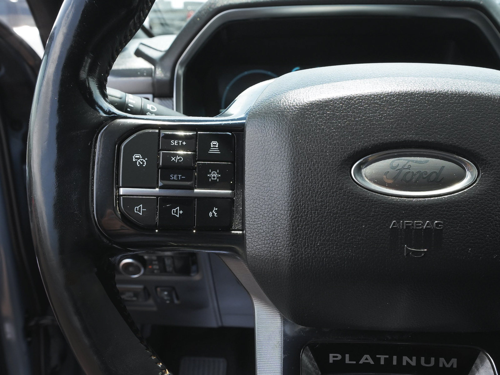 Used 2023 Ford F150 Platinum w/ FX4 Off-Road Package AWD/4WD image 19