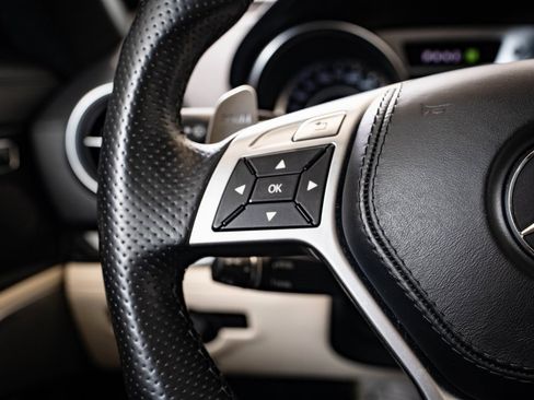 Used 2013 Mercedes-Benz SL 63 AMG image 32