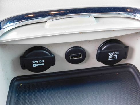 Used 2018 Dodge Grand Caravan SXT image 16