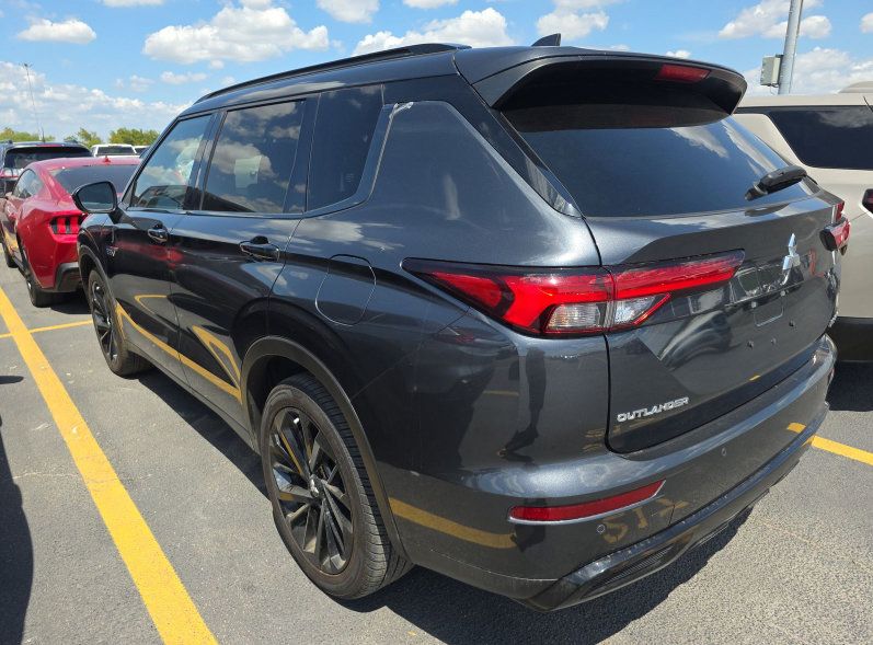 Used 2025 Mitsubishi Outlander SEL Black Edition AWD/4WD image 2