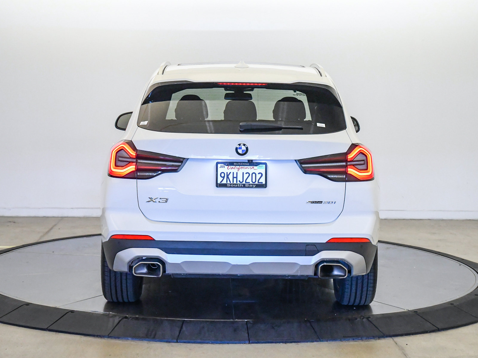Certified 2024 BMW X3 sDrive30i w/ Premium Package RWD image 3
