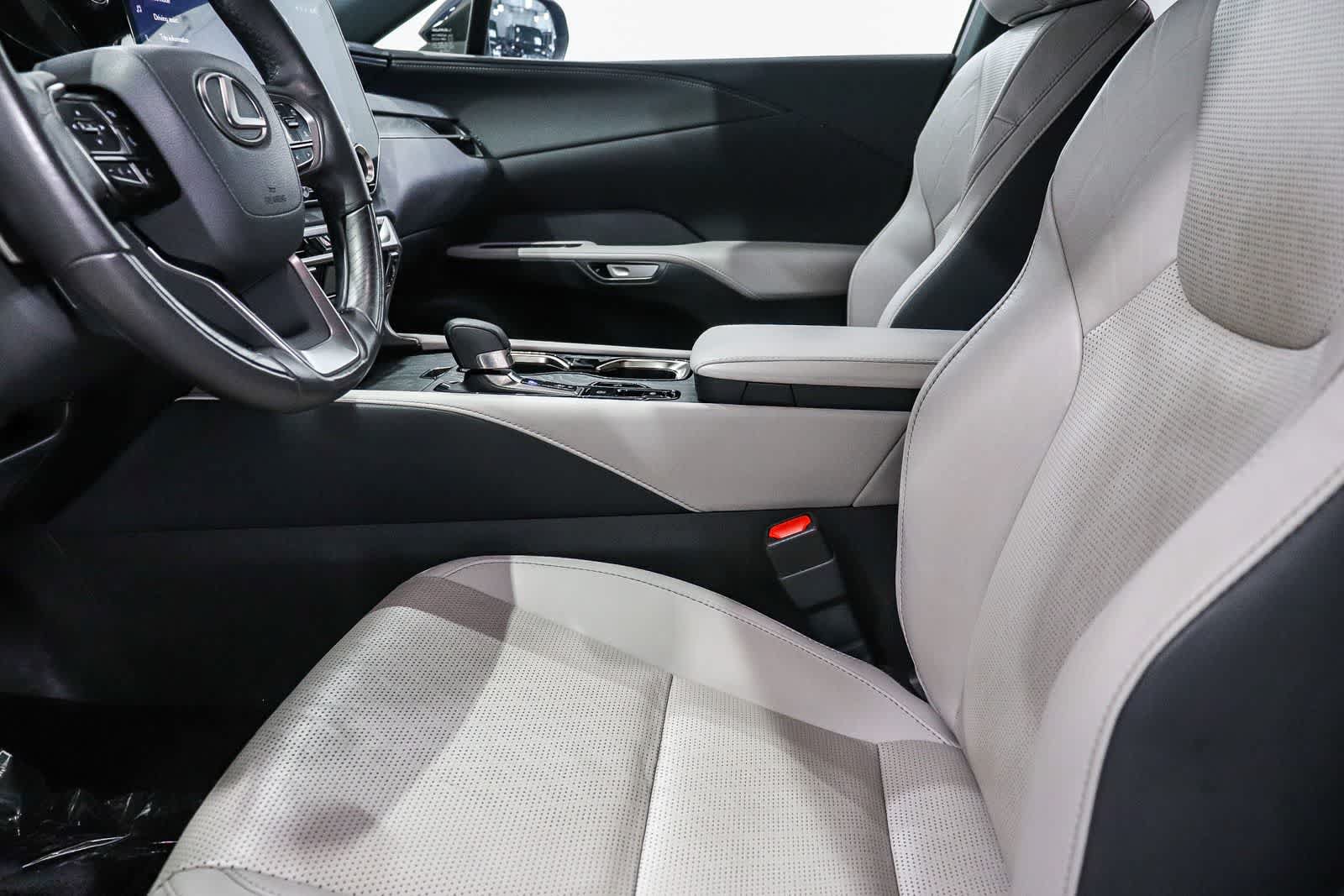 Used 2023 Lexus RX 350 Premium Plus w/ Cold Area Package FWD image 18