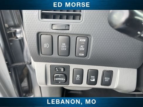 Used 2015 Toyota Tacoma 4x4 Double Cab w/ TRD Off-Road Package image 16