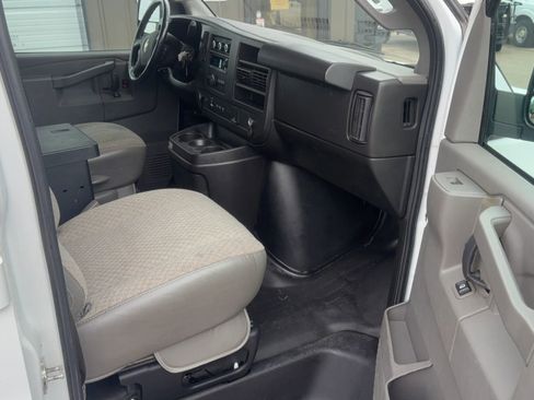 Used 2020 Chevrolet Express 2500 w/ Driver Convenience Package RWD image 12