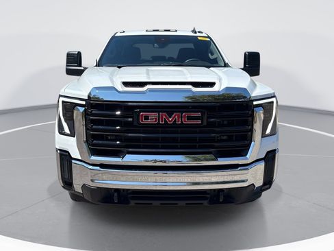Used 2026 GMC Sierra 2500 Pro AWD/4WD image 2