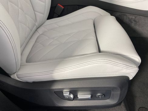 Used 2026 BMW X5 sDrive40i w/ Premium Package image 33