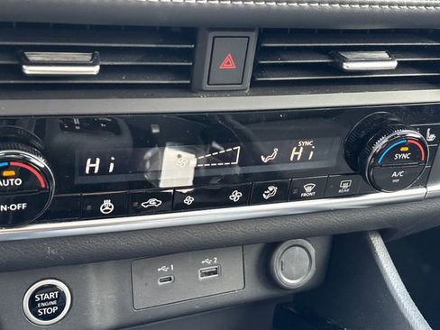 Certified 2023 Nissan Rogue SV w/ SV Premium B Package image 16