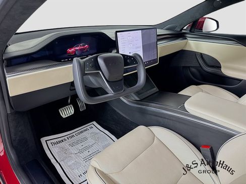 Used 2022 Tesla Model S Plaid image 9