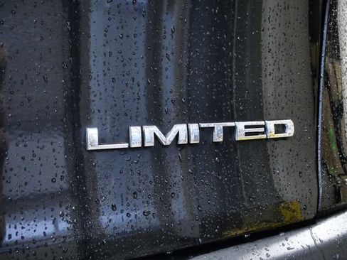 Used 2016 Jeep Cherokee Limited AWD/4WD image 7