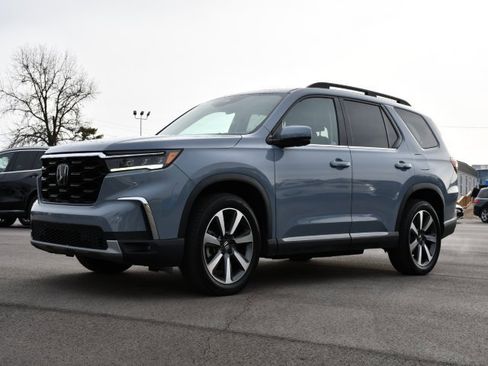 Used 2023 Honda Pilot Elite image 3
