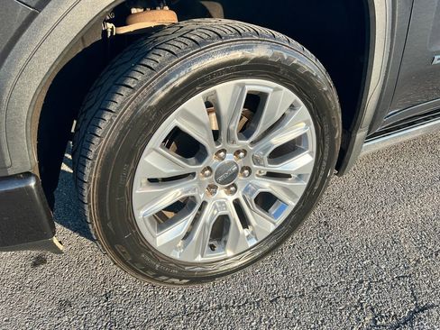 Used 2020 GMC Sierra 1500 Denali w/ Denali Ultimate Package image 19