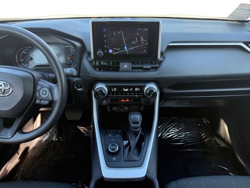 Used 2023 Toyota RAV4 Hybrid Woodland image 11