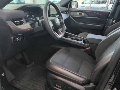 Used 2025 Ford Explorer ST image 7