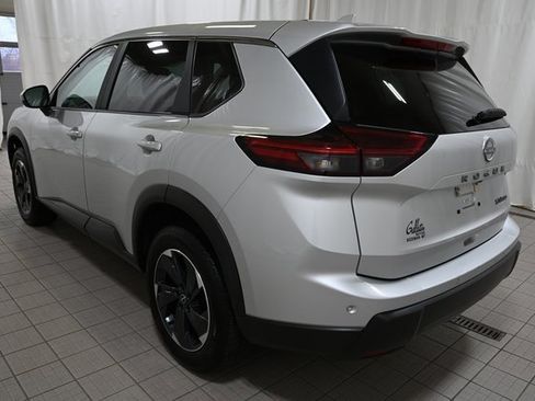 Used 2024 Nissan Rogue SV image 10