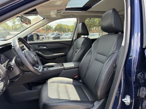 Used 2024 Nissan Rogue SV w/ SV Premium Package FWD image 15