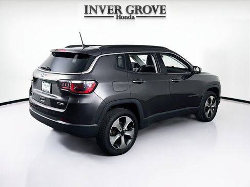 Used 2017 Jeep Compass Latitude w/ Popular Equipment Group AWD/4WD image 5