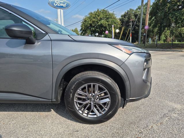 Used 2024 Nissan Rogue S AWD/4WD image 10