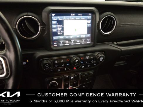 Used 2018 Jeep Wrangler Unlimited Sahara AWD/4WD image 23