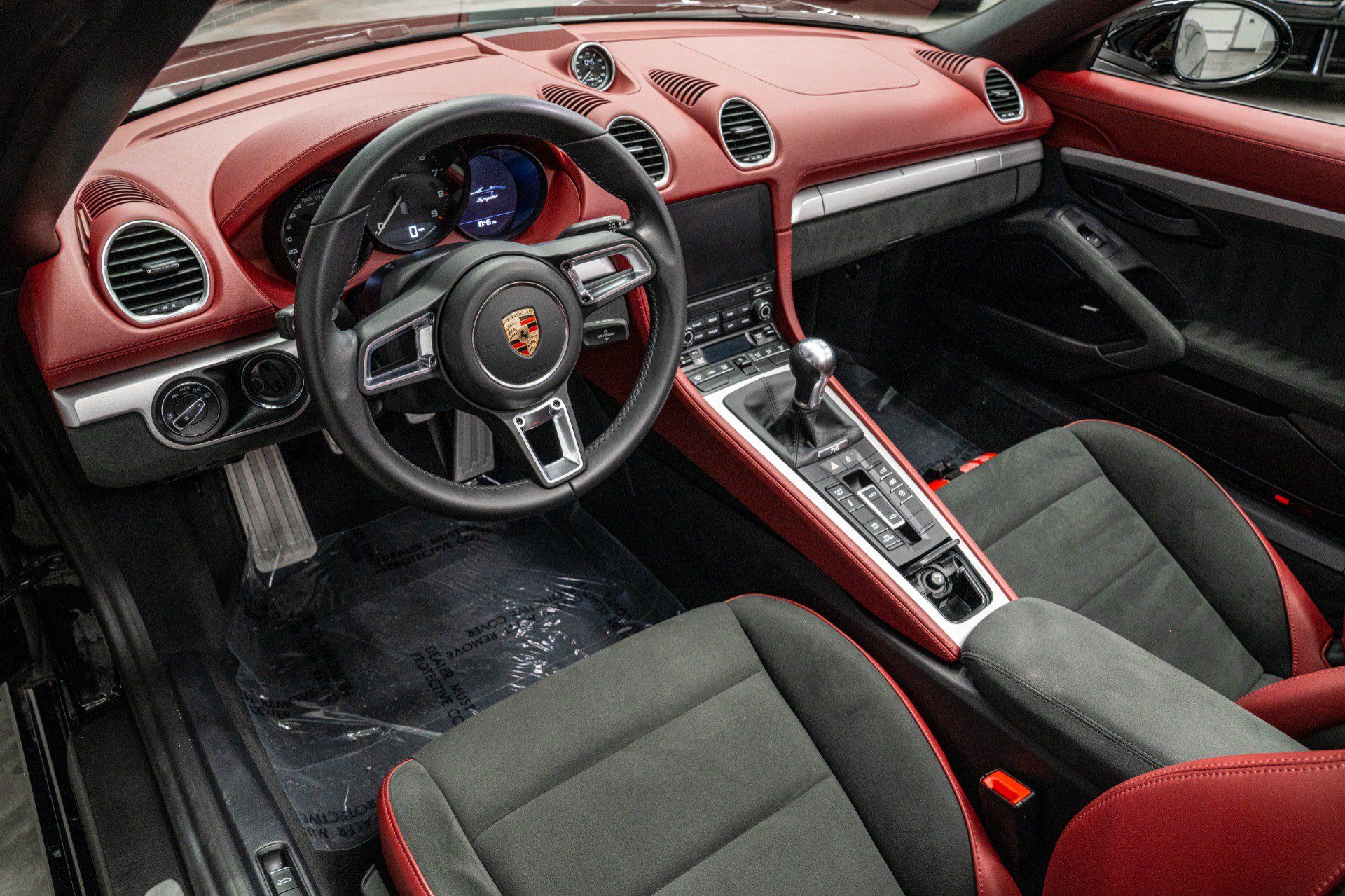 Used 2023 Porsche 718 Boxster Spyder RWD image 12