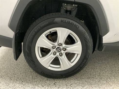 Used 2020 Toyota RAV4 XLE w/ XLE Grade Weather Package AWD/4WD image 12