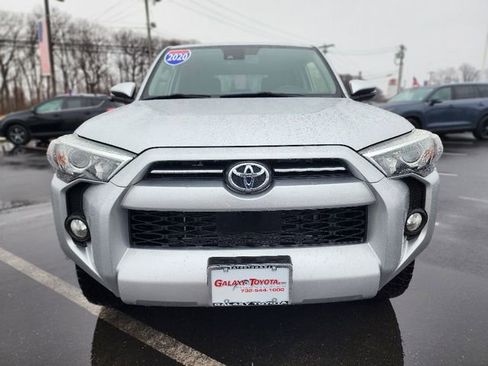 Used 2020 Toyota 4Runner SR5 Premium w/ Moonroof Package image 2