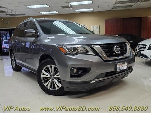 Used 2020 Nissan Pathfinder SV AWD/4WD image 1