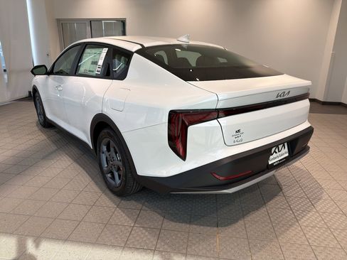 New 2026 Kia K4 LXS image 3