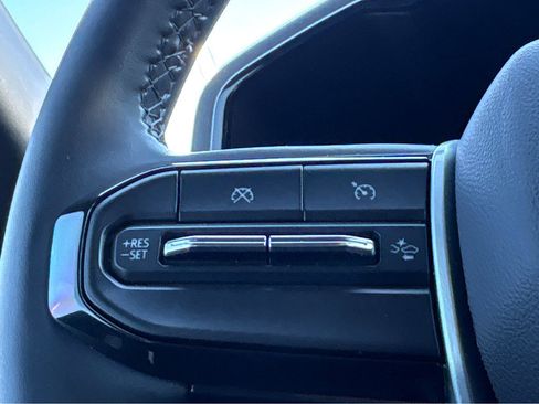 Used 2025 Chevrolet Colorado LT image 14