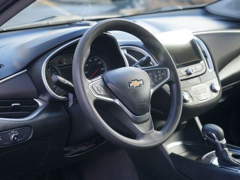 Used 2022 Chevrolet Malibu LT FWD image 14