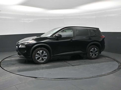 Used 2022 Nissan Rogue SV w/ SV Premium Package image 4