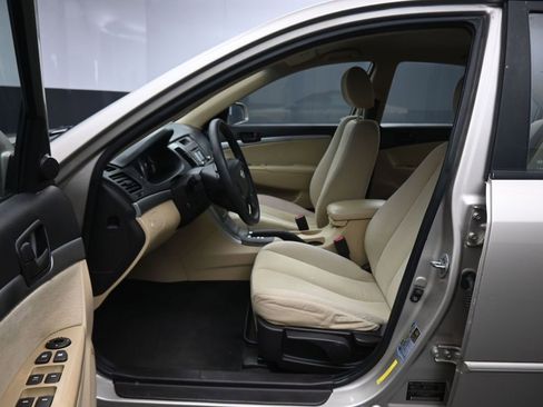 Used 2010 Hyundai Sonata GLS image 12